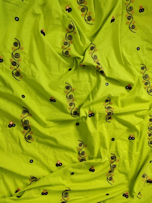 Ghabakala_SKUDUPATTAN04_Light-Green-Hand-Embroidered-Mirror-Work-Cotton-Dupatta