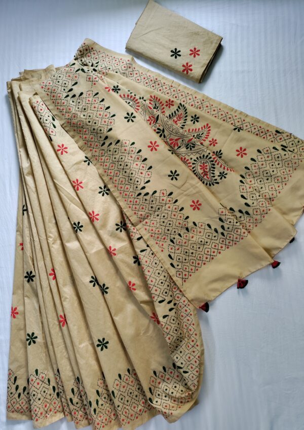 Ghabakala_SKUKANTHA07_Beige-Hand-Embroidered-Kantha-Work-Cotton-Silk-Saree