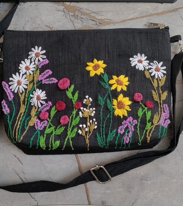 Ghabakala_SKUSLINGBAG_Hand-Embroidered-Sling-Bag-01