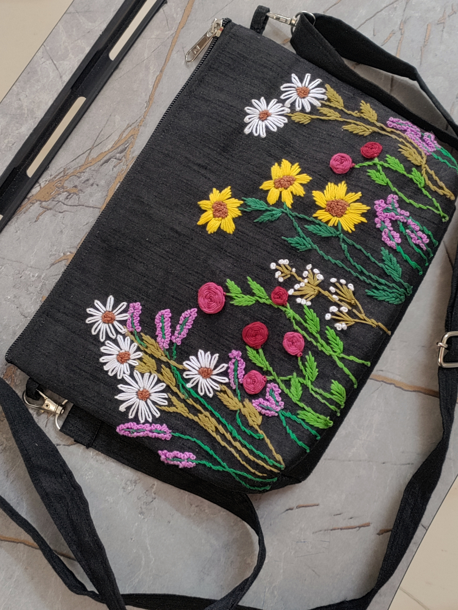 Ghabakala_SKUSLINGBAG_Hand-Embroidered-Sling-Bag-02