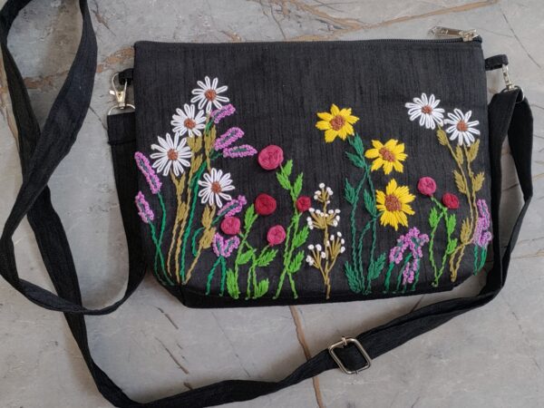 Ghabakala_SKUSLINGBAG_Hand-Embroidered-Sling-Bag-03